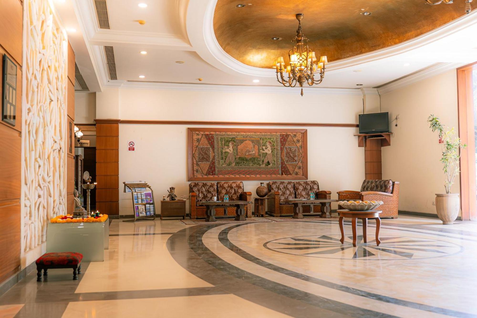 The Sky Imperial, Udaipur Hotel Bagian luar foto