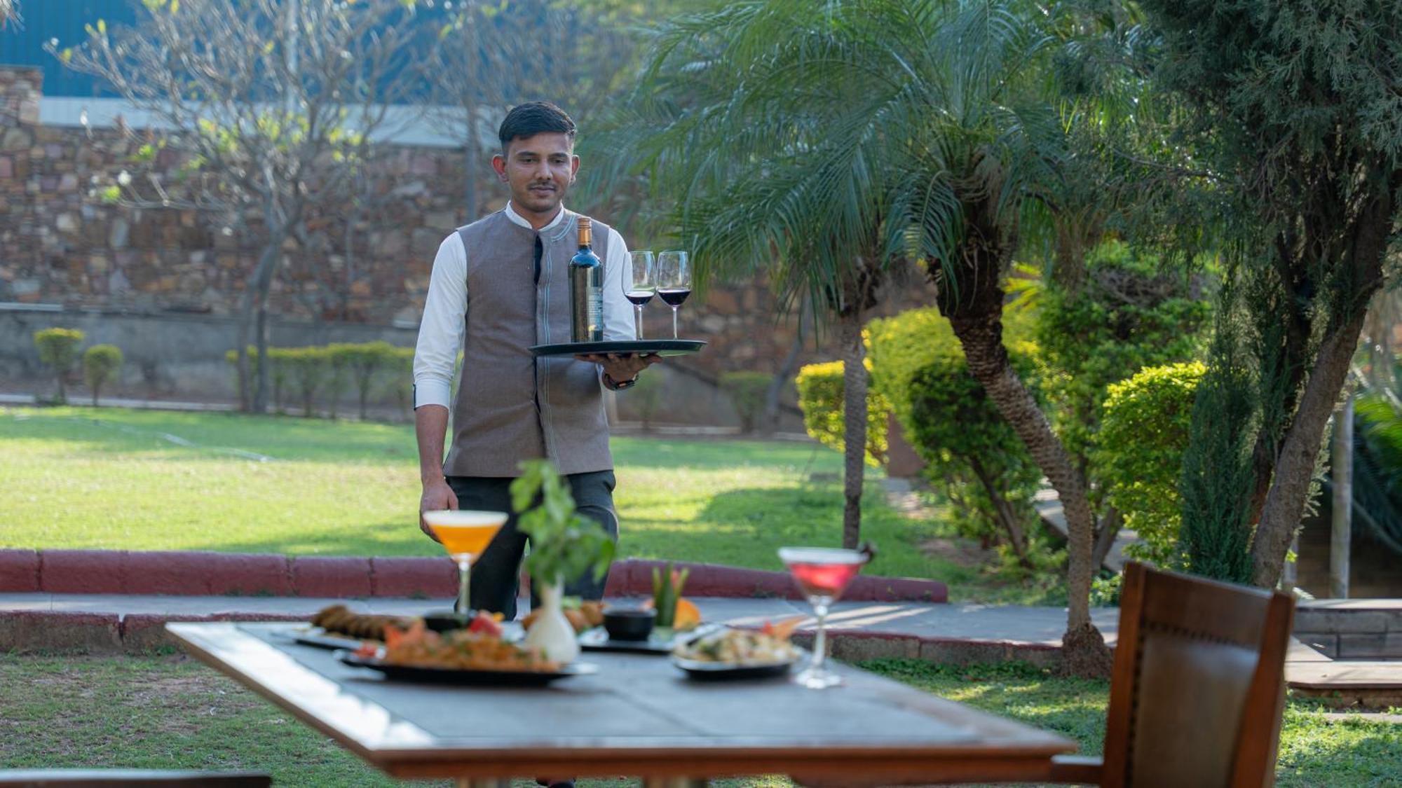 The Sky Imperial, Udaipur Hotel Bagian luar foto